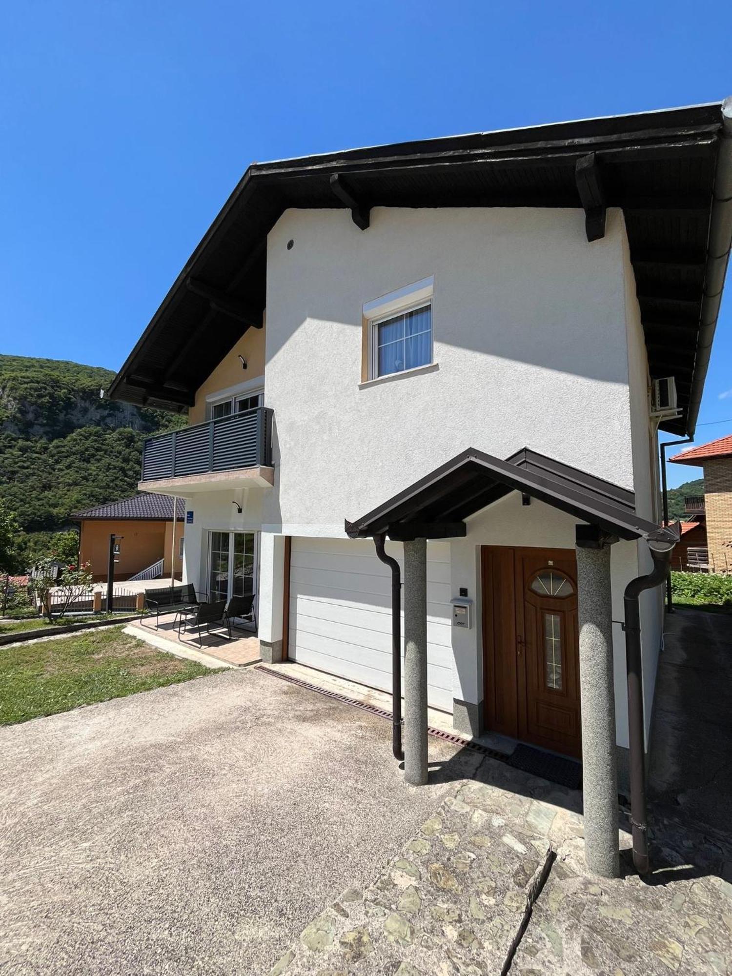 Home Away From Home Jajce Exterior foto